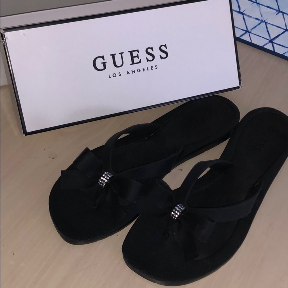 Guess Flip Flops